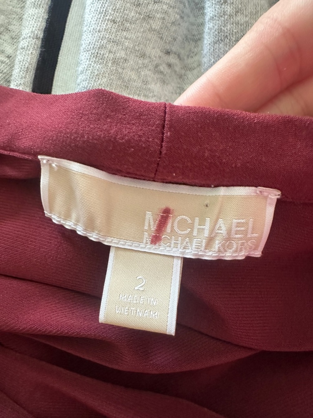 Michael Kors Women’s Burgundy Maroon Long Sleeve Plunge Vneck Wrap Dress Size 2 - Picture 7 of 8